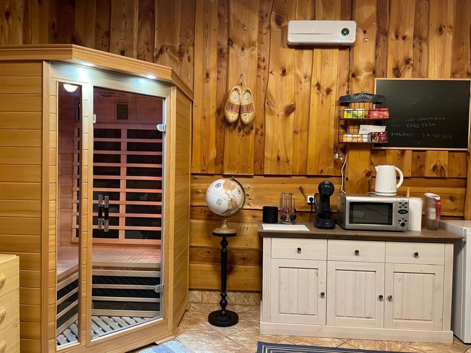 Cosy Apartment In Family Compound Turany Ngoại thất bức ảnh